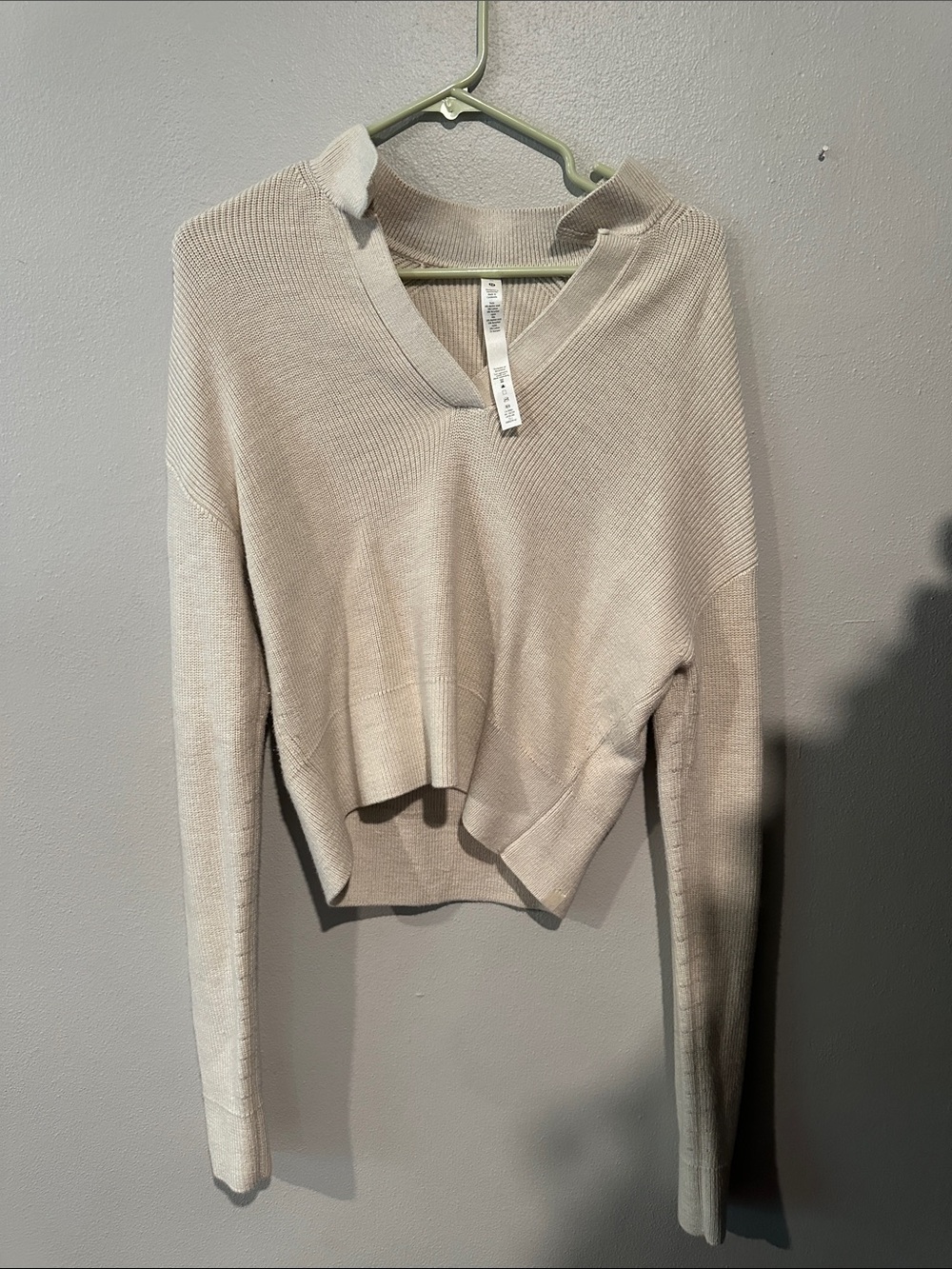 LULULEMON V-Neck Lightweight Cropped Sweater - Cream